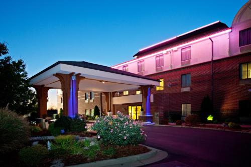 Holiday Inn Express Corydon an IHG Hotel - image 8