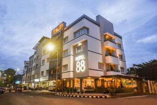 Hotel 88 Jember By WH