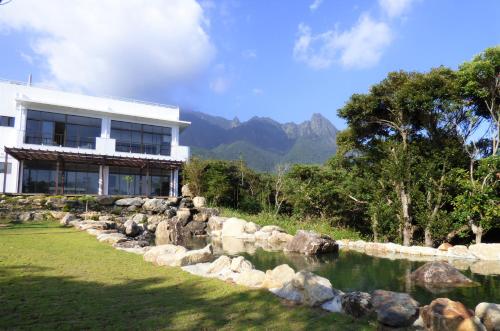 Hotel Rakuen Umi no Villa