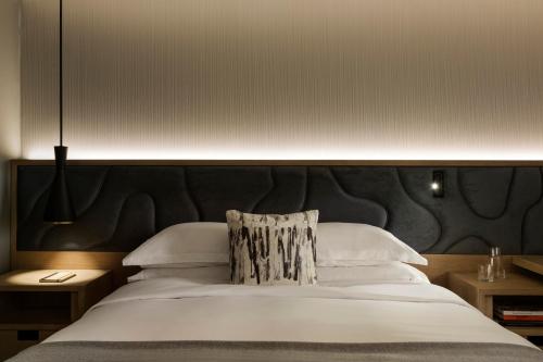 234776131 Kimpton Sawyer Hotel by IHG