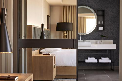 234776183 Kimpton Sawyer Hotel by IHG