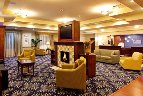Lobi, Holiday Inn Express Hotel & Suites Brooksville-I-75 in Brooksville 