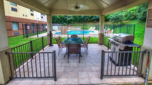 Candlewood Suites Knoxville Airport-Alcoa an IHG Hotel - image 6