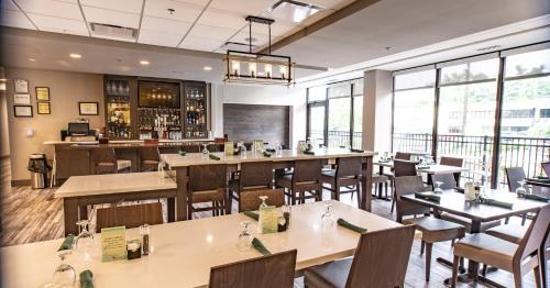 Holiday Inn Knoxville N - Merchant Drive, an IHG Hotel in Knoxville, USA