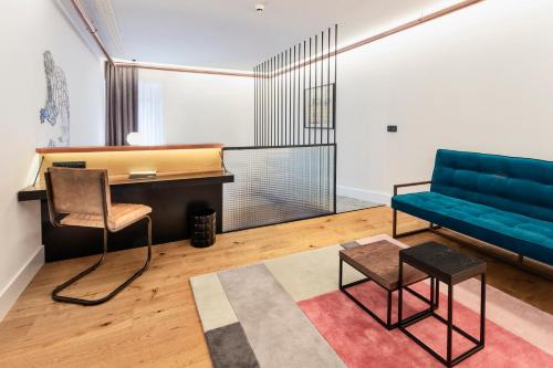 One Shot Tabakalera House - image 9