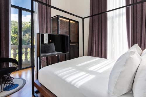 One Shot Tabakalera House - image 4