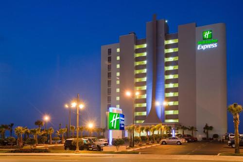 Holiday Inn Express & Suites Oceanfront Daytona Beach Shores, an IHG Hotel