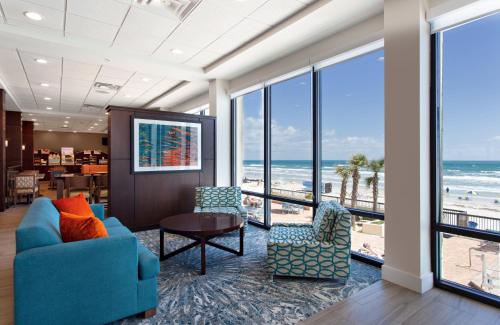 Holiday Inn Express & Suites Oceanfront Daytona Beach Shores, an IHG Hotel