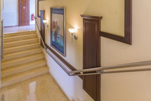 Avalon Airport Hotel Thessaloniki - image 4