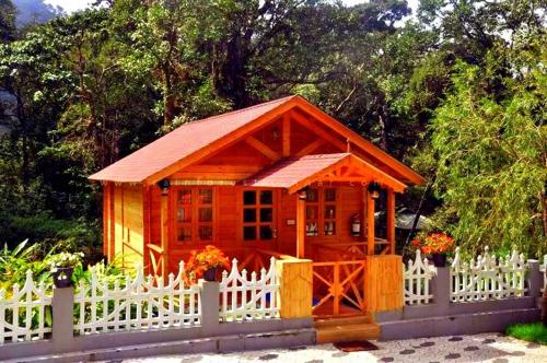 Rainforest Munnar Located in Mankulum, Rainforest Munnar is a perfect starting point from which to explore Munnar. Offering a variety of facilities and services, the property provides all you need for a good nights sl