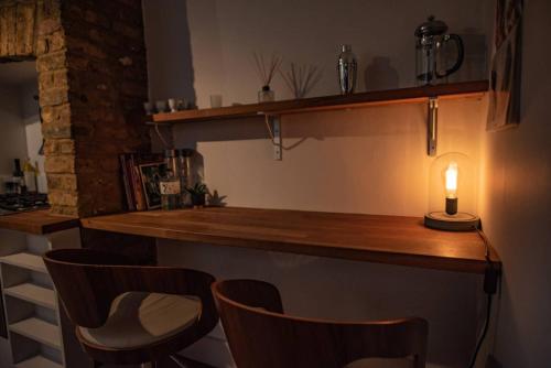 Homely 1 Bedroom Apartment In Bustling Clapham, Clapham, London