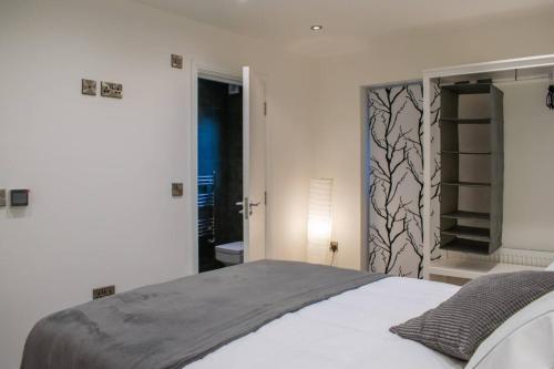 Modern 2 Bedroom Flat In Kennington, Lambeth, London