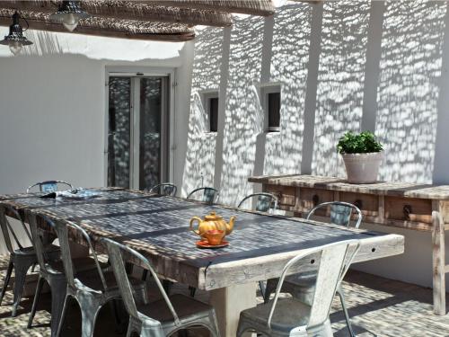  Panormos Villa Sleeps 16 Pool Air Con WiFi in Panormos, Mykonos