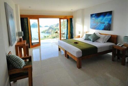 Sunset Hill Hotel, Labuan Bajo - Booking Deals, Photos & Reviews