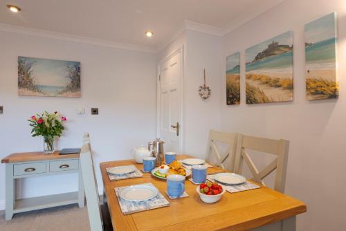 Beachcombers Apartments - image 7