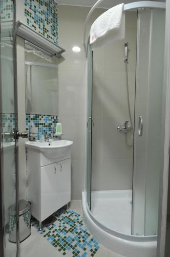 Hotel Zeder Garni - image 12