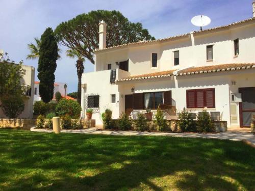  Vale do Lobo Villa Sleeps 6 Air Con WiFi in Vale do Lobo