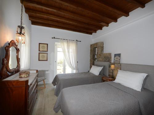  Kanalia Villa Sleeps 12 Pool Air Con WiFi in Agios Ioannis Mykonos