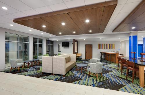 Holiday Inn Express & Suites - Dallas NW HWY - Love Field, an IHG Hotel