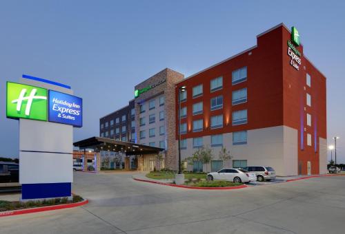Exterior view, Holiday Inn Express & Suites Dallas NW HWY - Love Field By IHG in Northwest Dallas