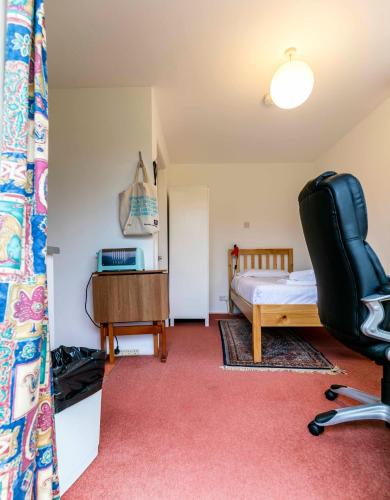 Pass the Keys Cosy & Bright Studio with Garden View Free Parking