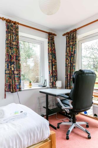 Pass the Keys Cosy & Bright Studio with Garden View Free Parking