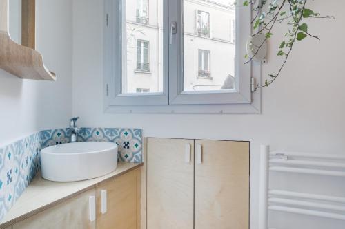 GuestReady - Sumptuous Apartment for 2 - Canal Saint-Martin
