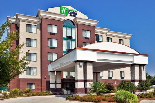 Holiday Inn Express Hotel & Suites Birmingham - Inverness 280, an IHG Hotel