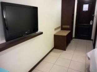 Circle Inn - Iloilo City Center, Iloilo (foto 10)