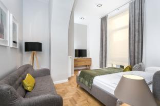 Venetian House Market Square Aparthotel - image 7
