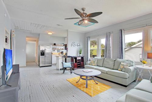 New Listing! Boogie Down & Surf’s Up: 2-Unit Home Duplex - main image