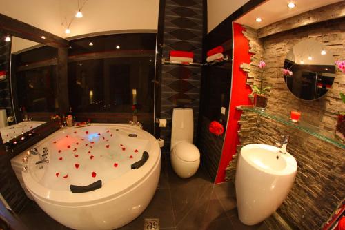 Komorowski Luxury Guest Rooms, Краков (фото 6)
