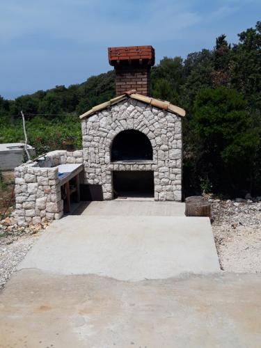  Apartments Limuni in Saplunara