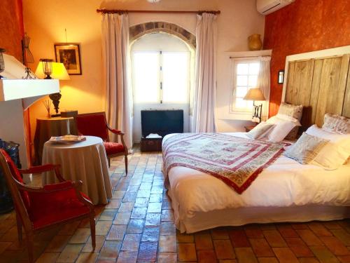 Un Patio en Luberon Room Type - Deluxe Double Room with Shower Un Patio en Luberon Room Type - Deluxe Double Room with Shower