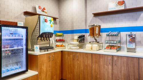 Holiday Inn Express Bordentown - Trenton South an IHG Hotel - image 10