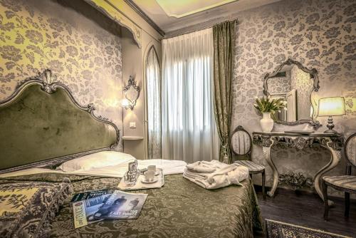 room detail thumbnail 0