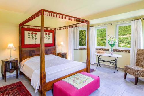  Rachi Villa Sleeps 8 Pool Air Con WiFi in Ráchi