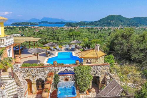  Rachi Villa Sleeps 8 Pool Air Con WiFi in Ráchi