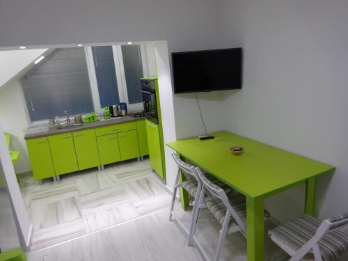 Jasmin White Apartment in Chento
