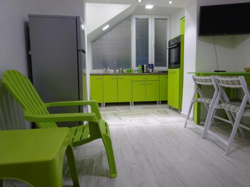 Jasmin White Apartment in Chento