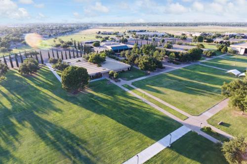 Holiday Inn Express & Suites Midland South I-20, an IHG Hotel