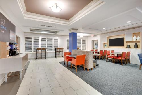อาหารและเครื่องดื่ม, Holiday Inn Express And Suites Dublin By IHG in ดับลิน (GA)
