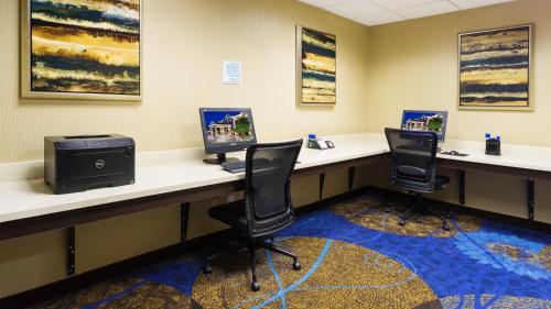 Holiday Inn Express & Suites Midland Loop 250, an IHG Hotel