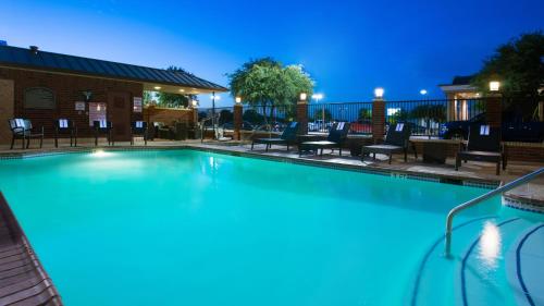 Holiday Inn Express & Suites Midland Loop 250