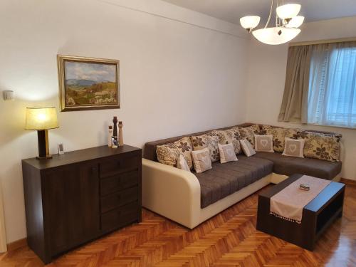 Vršac City Center Apartment Overlooking City Hall Vršac