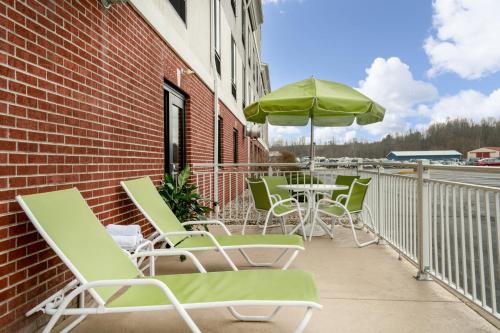 Holiday Inn Express Hotel & Suites Ashland