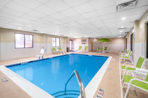 Holiday Inn Express Hotel & Suites Ashland an IHG Hotel - image 5