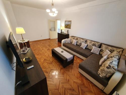 Vrsac City Center Apartment Overlooking City Hall
