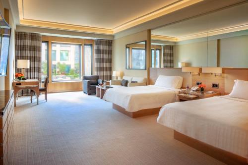 Four Seasons Hotel New York - image 5