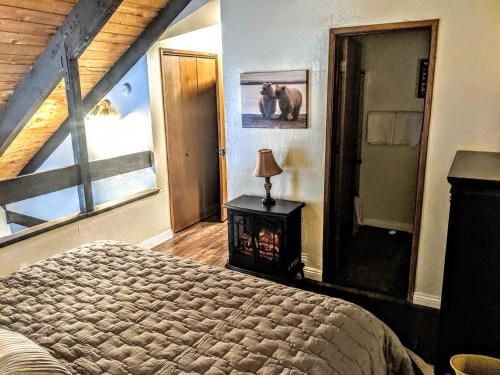 Two-Bedroom Deluxe Unit #67 by Escape For All Seasons Bus Lic #23546 - main image